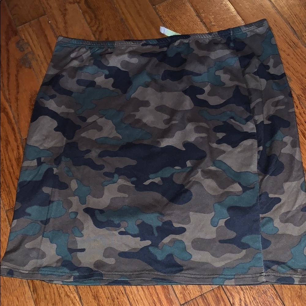 Camouflage mini skirt